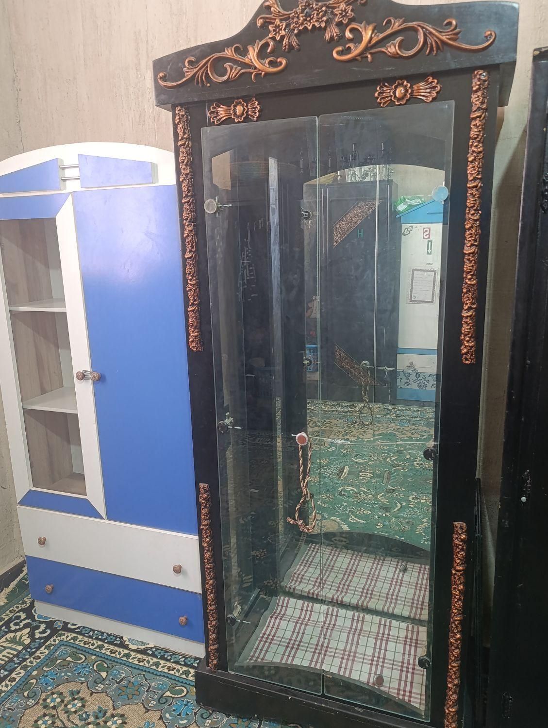 ویترین وکمدلباسی بچه وکمدفلزی|بوفه، ویترین، کنسول|لردگان, |دیوار