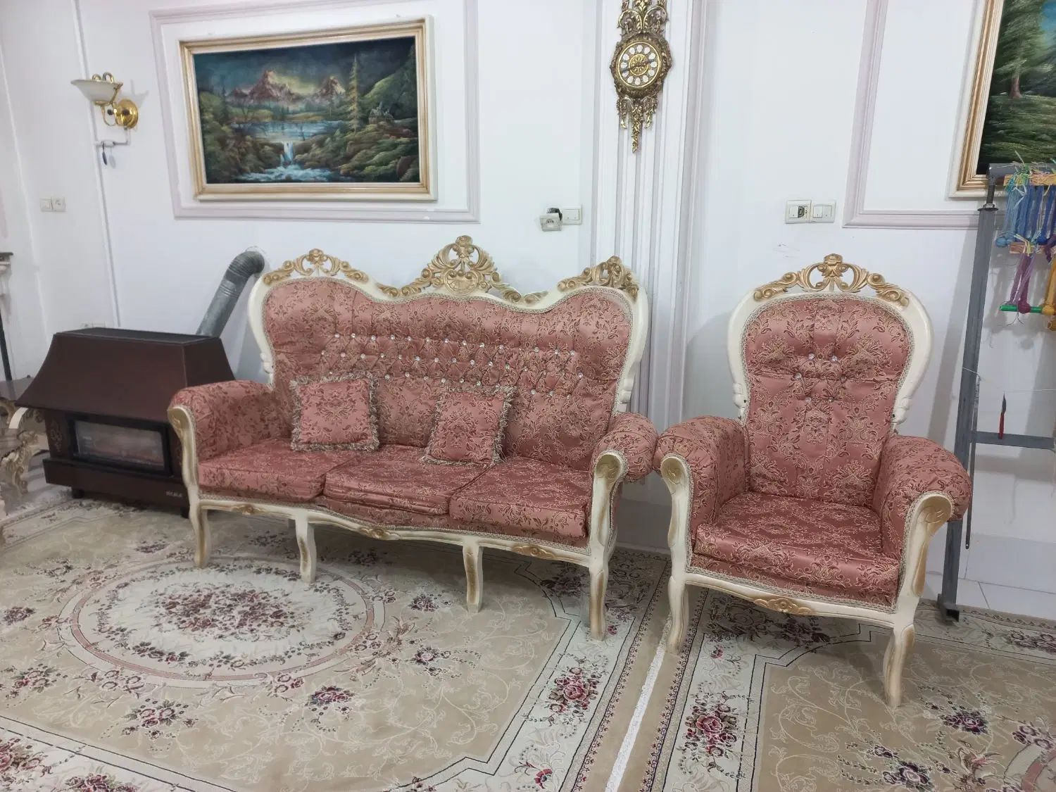 مبل سلطنتی ۱۲ نفره همراه با ۳عدد میز عسلی|مبلمان خانگی و میز عسلی|شاهرود, |دیوار