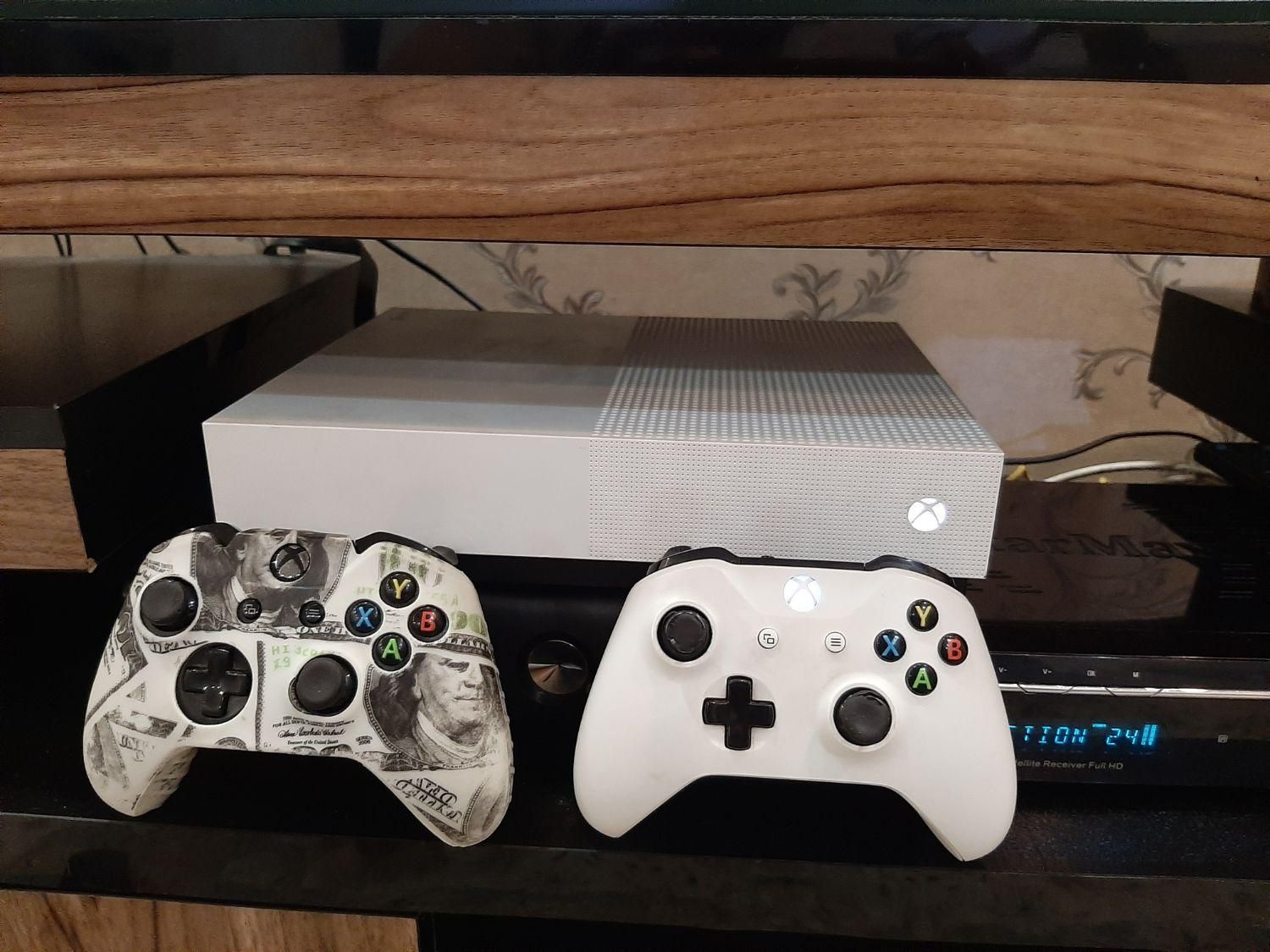 Xbox 1S یک ترابایت|کنسول، بازی ویدئویی و آنلاین|رشت, گلزاران|دیوار