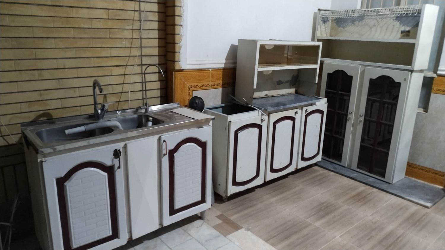 کابینت،کپسول گاز،بشکه نفتی|آب‌چکان و نظم‌دهنده ظروف|زابل, |دیوار