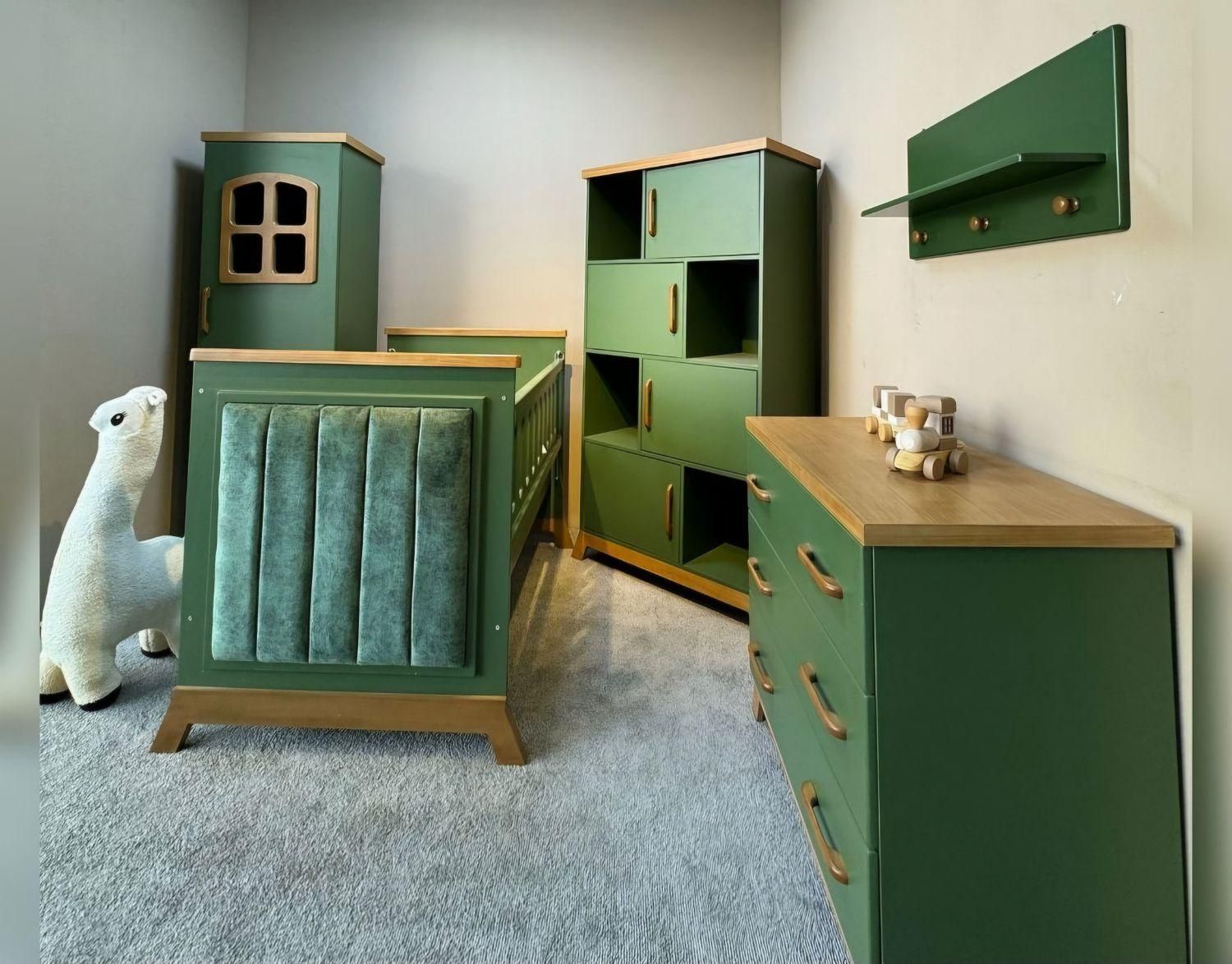 تخت کودک با ست کامل کمد|تخت و صندلی بچه|رشت, بازار|دیوار