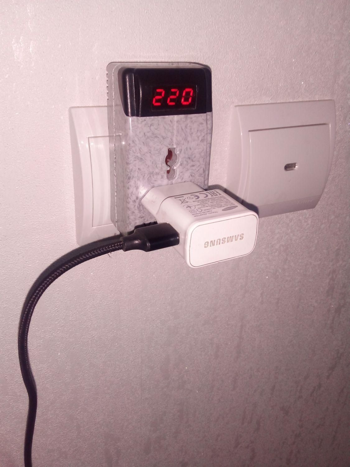 محافظ ولتاژ برق( دوشاخه دار ) دارای نمایش ولتاژ|قطعات و لوازم جانبی رایانه|شهریار, شهریار|دیوار