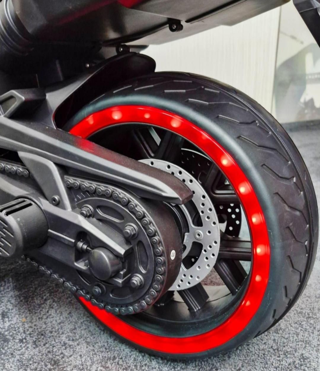 ماشین/موتور شارژی اسباب بازی پول نداری غمت نباشه|اسباب و اثاث بچه|مبارکه, |دیوار