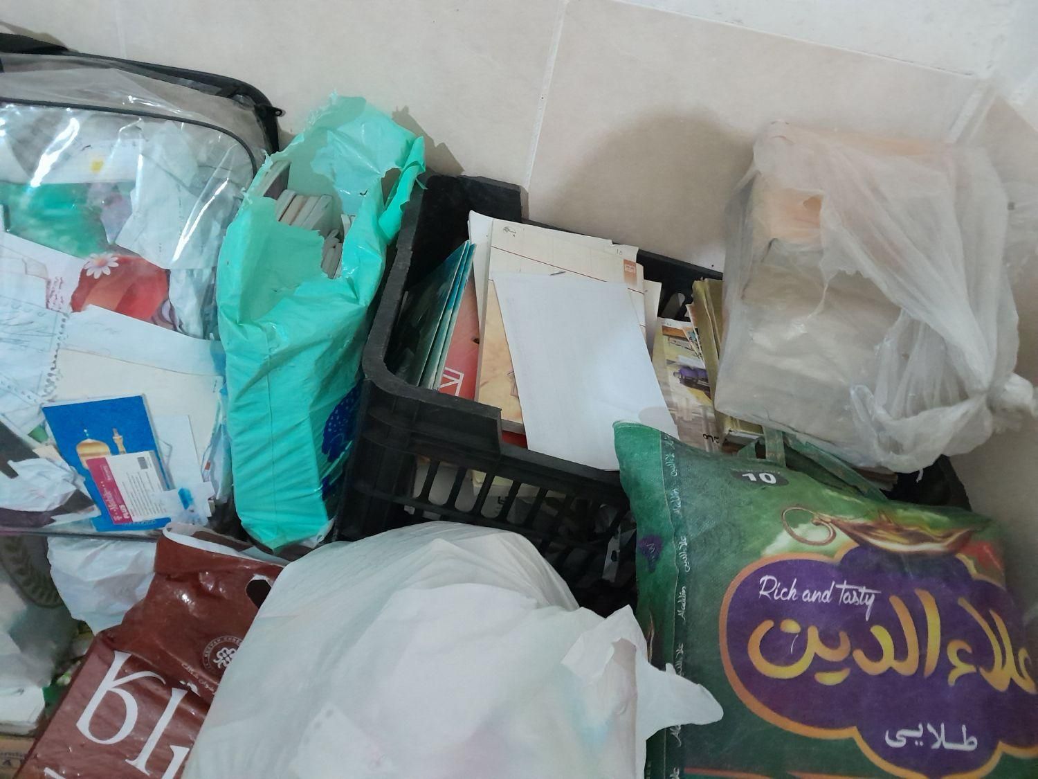 خریدار کتاب جزوه کاغذ سی دی مجله کیلویی در محل|عمده‌فروشی|مشهد, دانشگاه فردوسی|دیوار