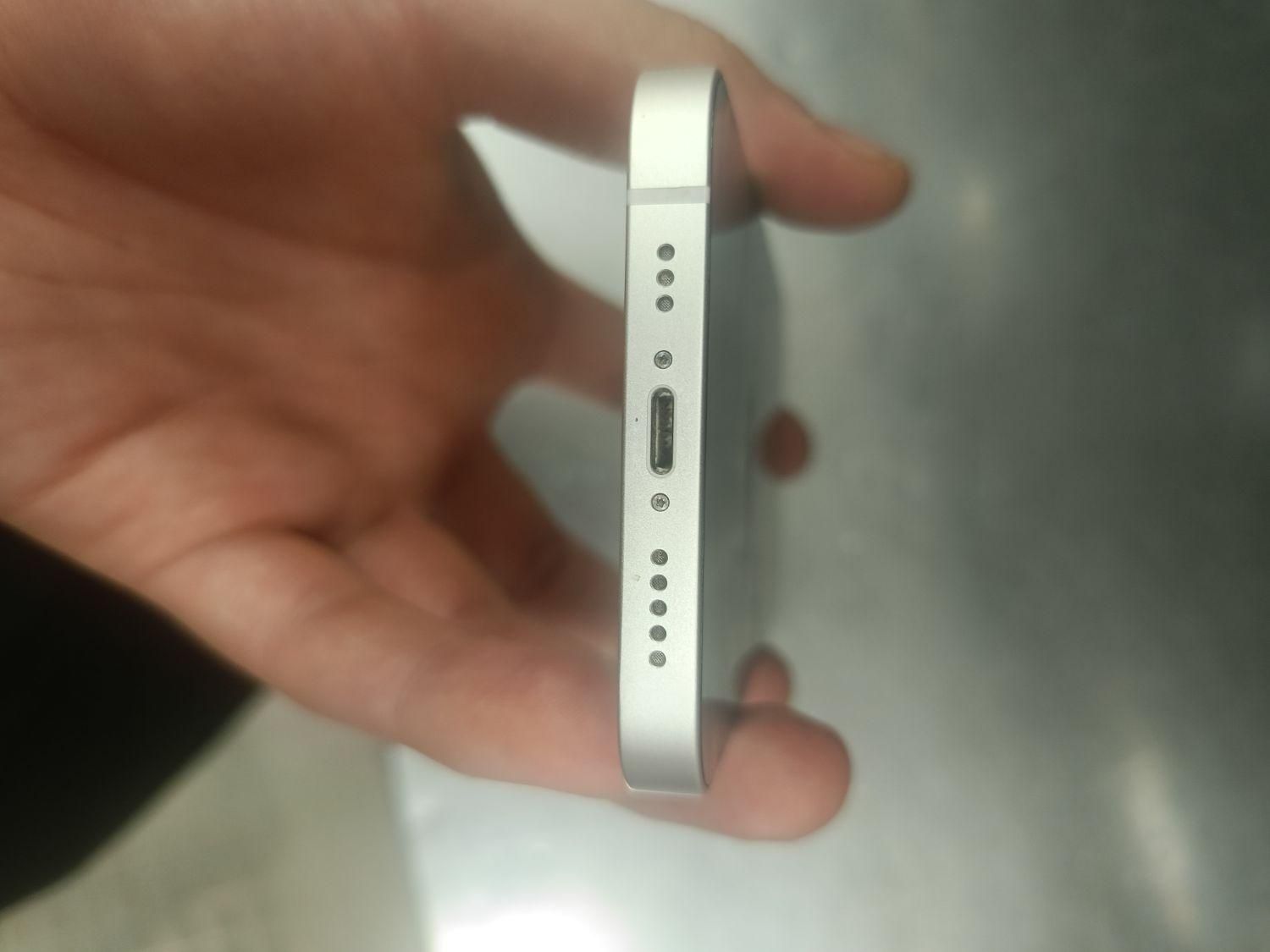 اپل iPhone 13 با حافظهٔ ۱۲۸ گیگابایت|موبایل|تهران, جماران (نیاوران)|دیوار
