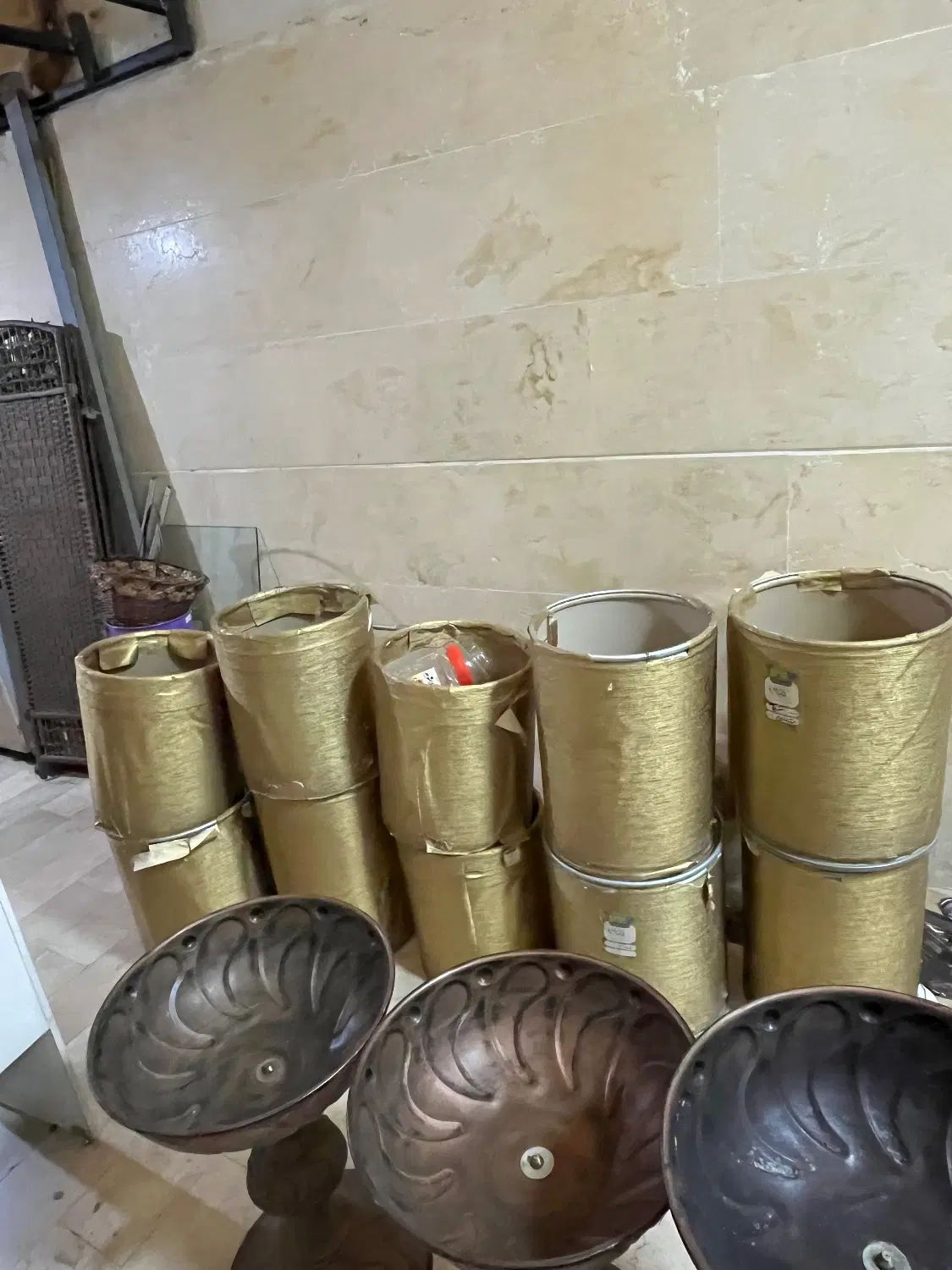 فروش‌ میز،فروش میز ویترینی،فروش جام،فروش سطل|فروشگاه و مغازه|تهران, شهرک پرواز|دیوار