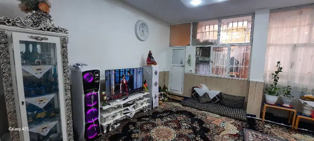 ویلایی دوطبقه 14 شرقی قلم کوچه زعیم|فروش خانه و ویلا|کرج, شاهین‌ویلا|دیوار