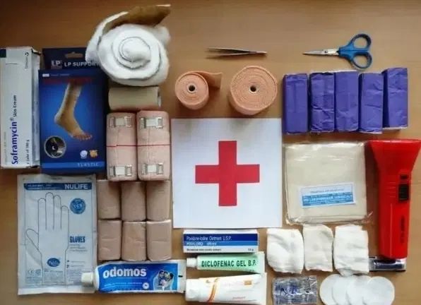 تجهیزات بتادین گاز استریل باند جعبه کمک های اولیه|آرایشی، بهداشتی، درمانی|مشهد, توس (بلوار توس)|دیوار