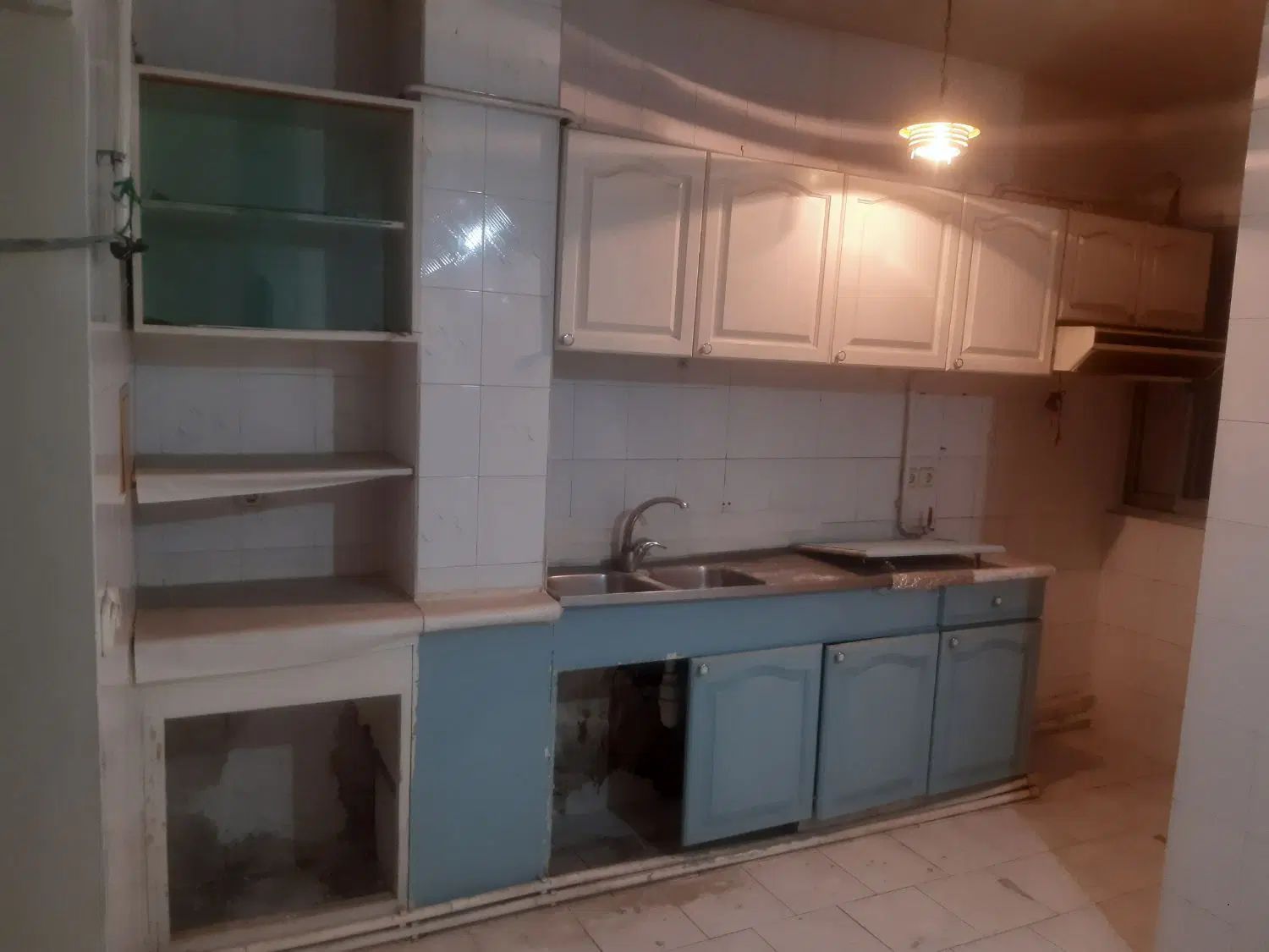 کابینت ام دی اف با سینک و هود فقط فقط ۴ میلیون|کتابخانه، شلف، قفسه‌های دیواری|رشت, منظریه|دیوار