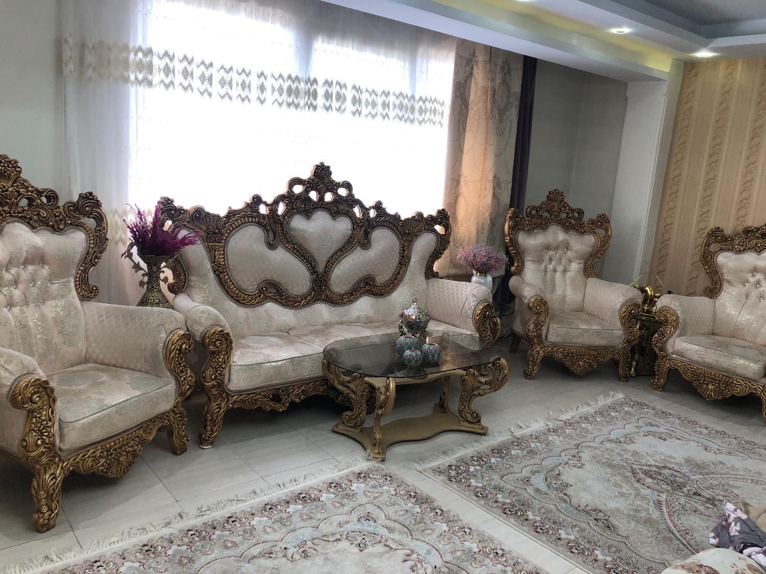 مبلمان سلطنتی همراه با میز نهار خوری مناسب جهیزیه|مبلمان خانگی و میز عسلی|شهریار, |دیوار
