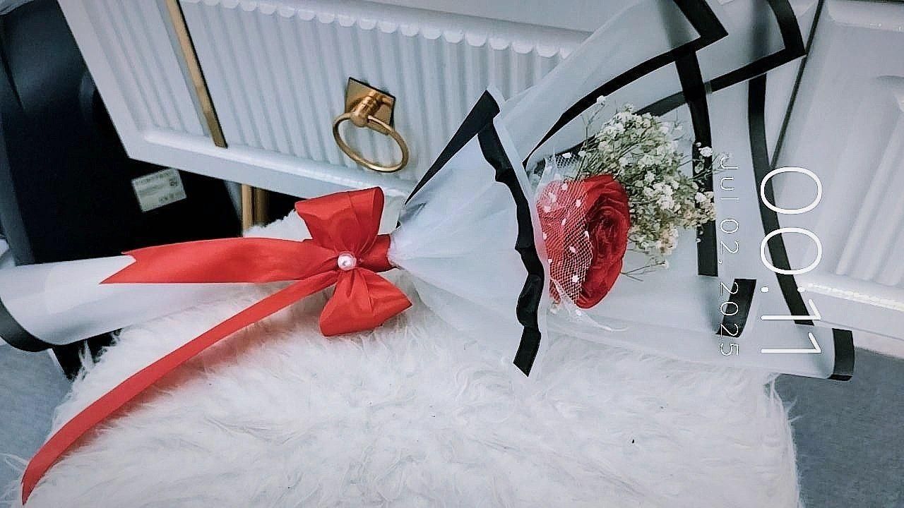 تک شاخه ای هایه زیبا هر نوع تنوع و رنگ و فول شاین|گل مصنوعی|نسیم‌شهر, |دیوار