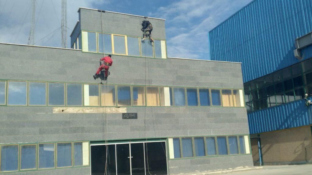 پیچ و رولپلاک نما با طناب راپل کار رول پلاک ارتفاع|خدمات پیشه و مهارت|فردیس, فردیس|دیوار