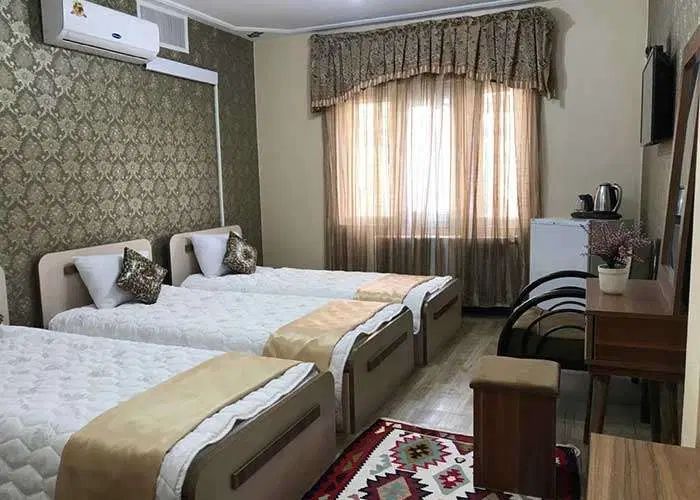 تور گروهی همدان و کرمانشاه|تور و چارتر|مشهد, کوه سنگی|دیوار