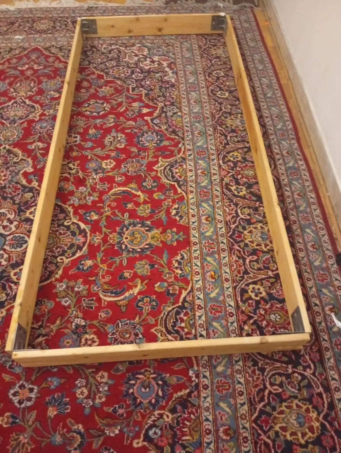 قاب چوبی تخت|تخت و سرویس خواب|تهران, عباس‌آباد|دیوار