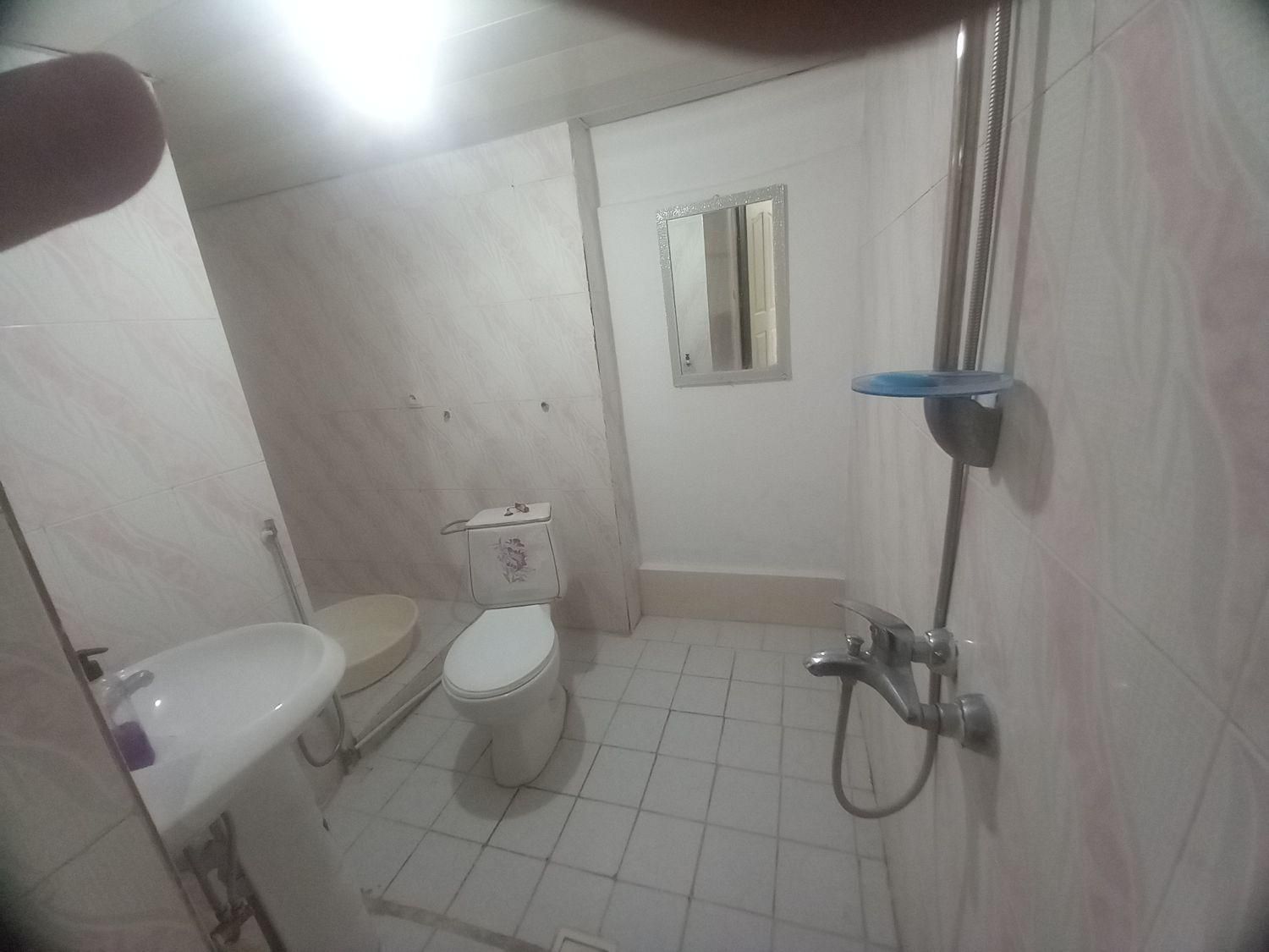 اجاره منزل ویلایی حیاط دار مخصوص خانواده|اجارهٔ کوتاه‌مدت آپارتمان و سوئیت|شیراز, حجت آباد|دیوار