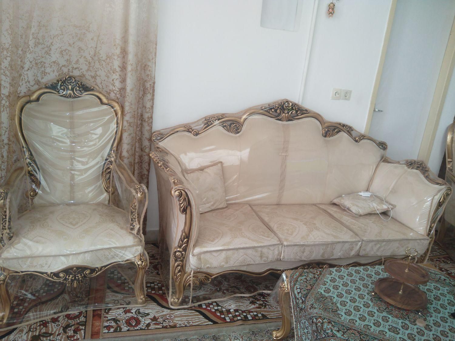 مبلمان|مبلمان خانگی و میز عسلی|اصفهان, ملاصدرا|دیوار