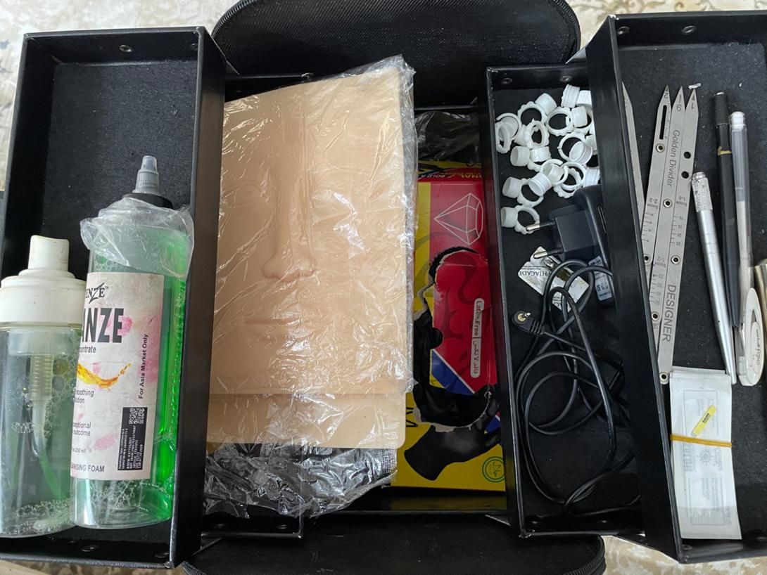 فروش تعدادی رنگهای تتوویک دستگاه چهار چراغه اصلی|آرایشی، بهداشتی، درمانی|کاشان, شهرک صنعتی راوند|دیوار