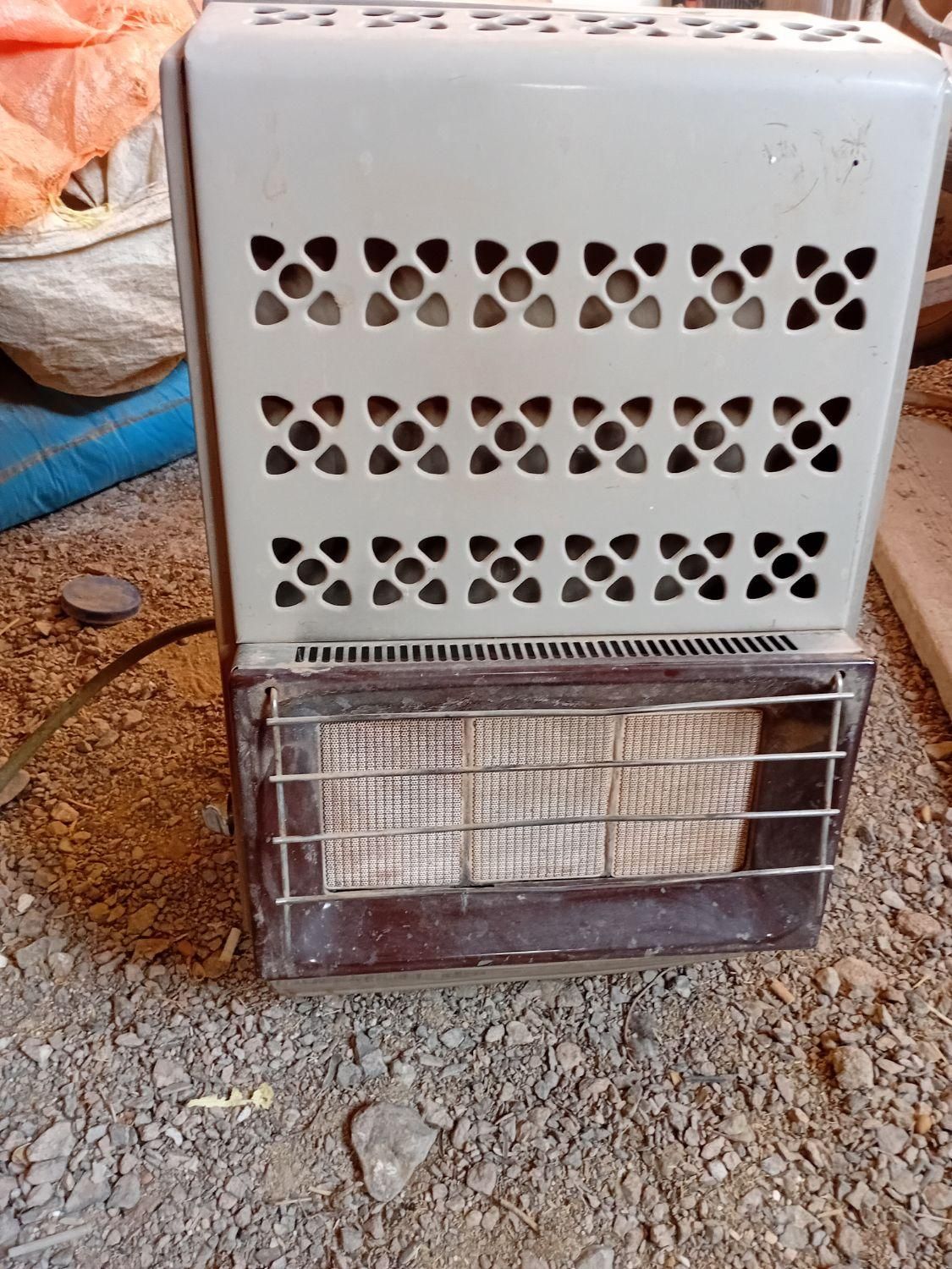 بخاری کپسولی نیاز به تعمیر|بخاری، هیتر، شومینه|اردکان, |دیوار