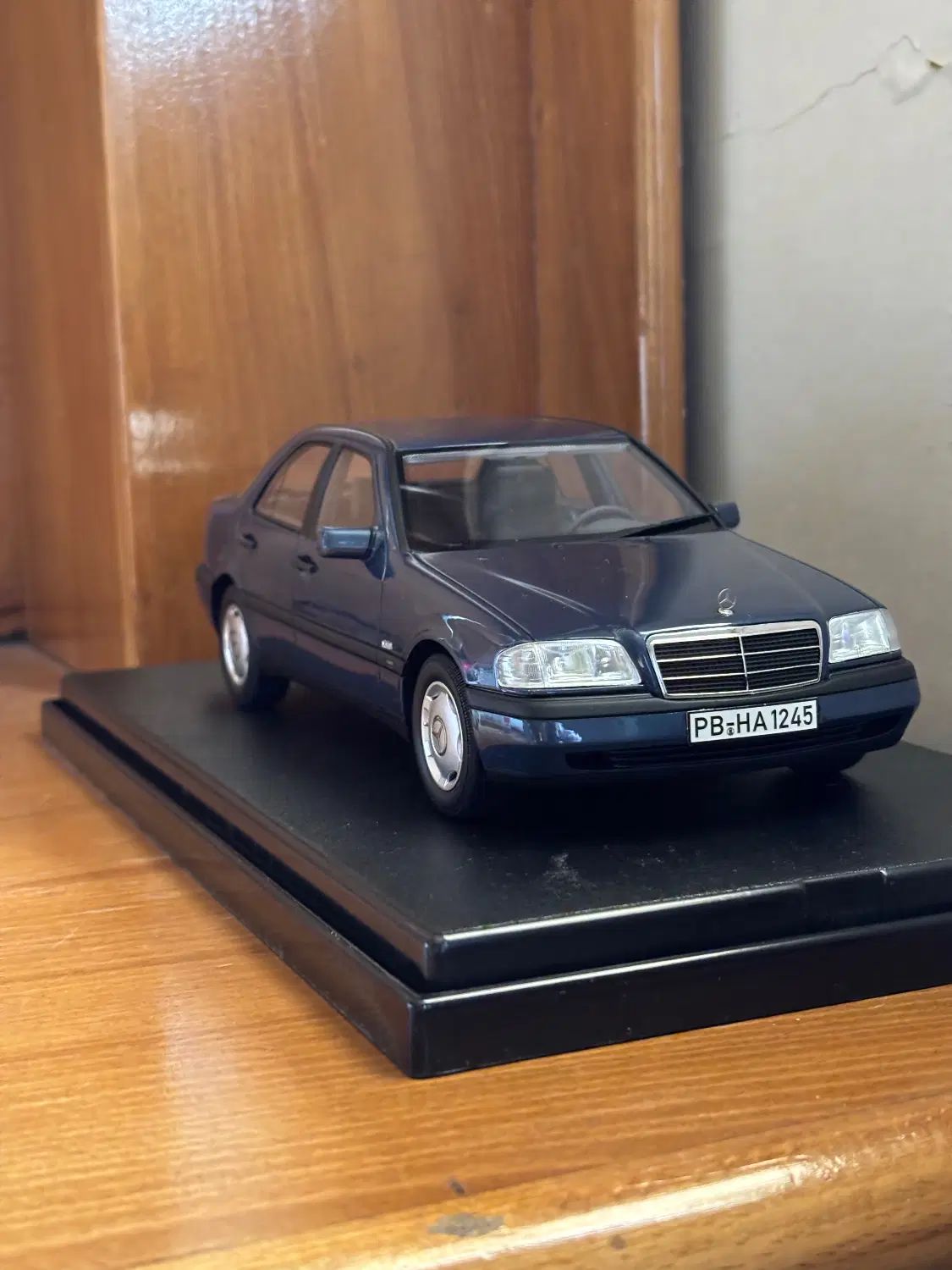 ماکت Mercedes-Benz C200 1/18 BoS|کلکسیون و سرگرمی|تهران, هروی|دیوار