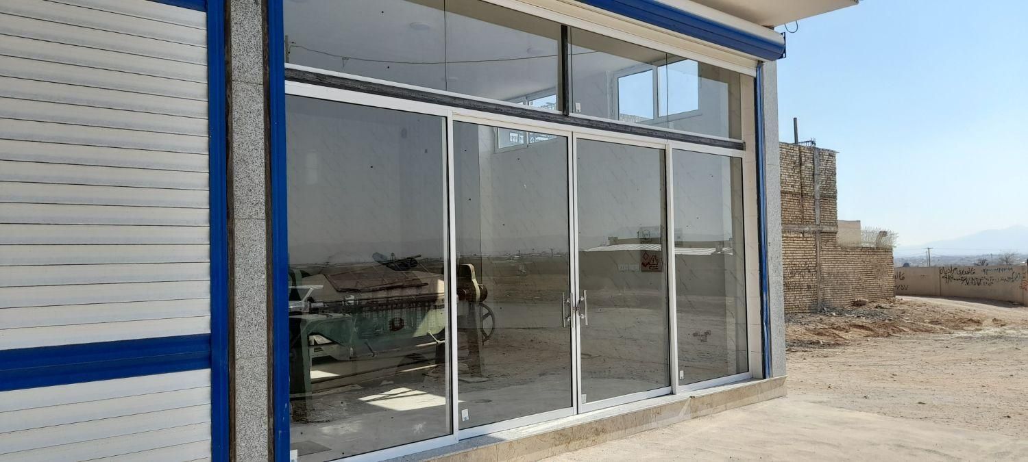 تولید و نصب شیشه سکوریت و دوجداره(قیمت کارخانه)|خدمات پیشه و مهارت|نجفآباد, شریعتی|دیوار