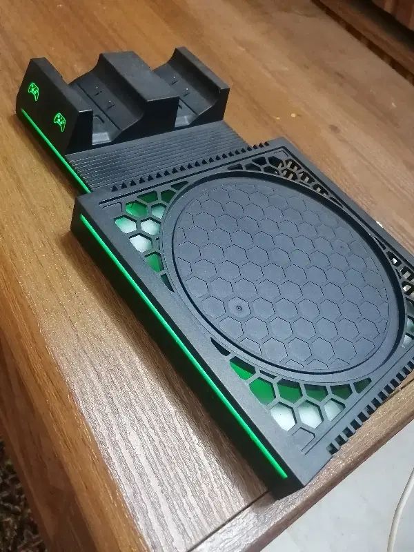 استند xbox sere xسری ایکس|کنسول، بازی ویدئویی و آنلاین|مشهد, گلبرگ شمالی|دیوار