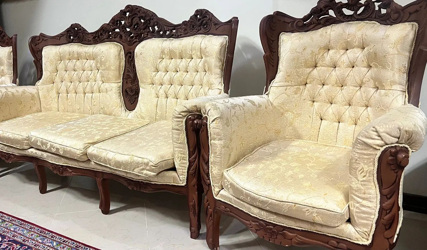 مبل استیل ۹ نفره بهمراه ویترین و میز وسط|مبلمان خانگی و میز عسلی|اصفهان, ملک|دیوار