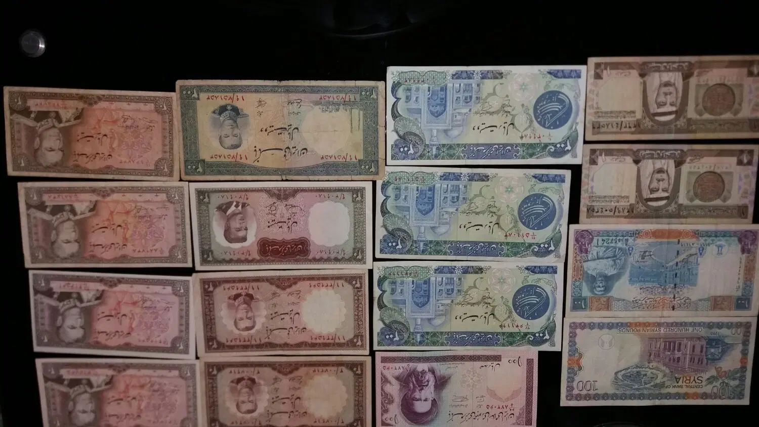 تعدادی اسکناس و سکه قدیمی و جهت فروش موجود است|کلکسیون سکه، تمبر، اسکناس|اهواز, گلستان|دیوار