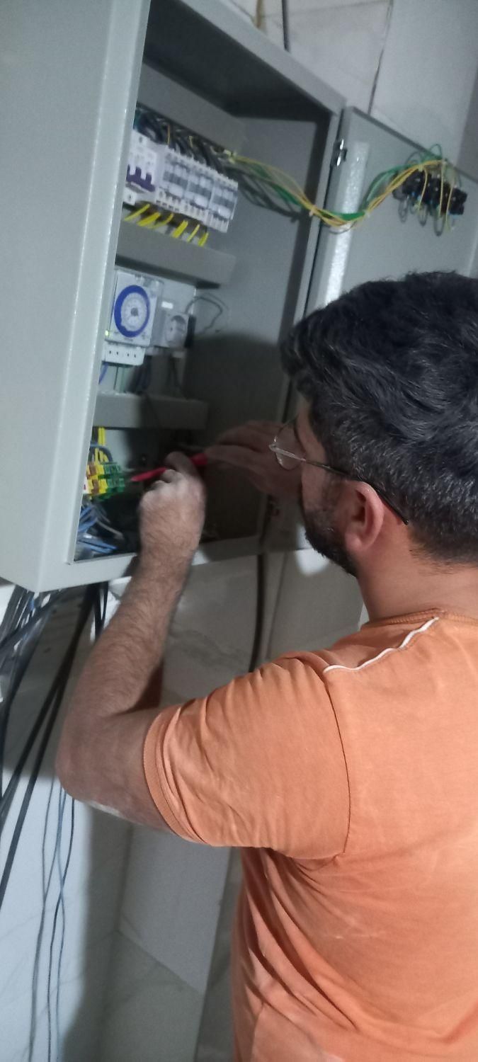 برقکار صنعتی تعمیرات انواع تابلو برق قرچک ورامین|خدمات پیشه و مهارت|قرچک, شهرک صنعتی قرچک|دیوار
