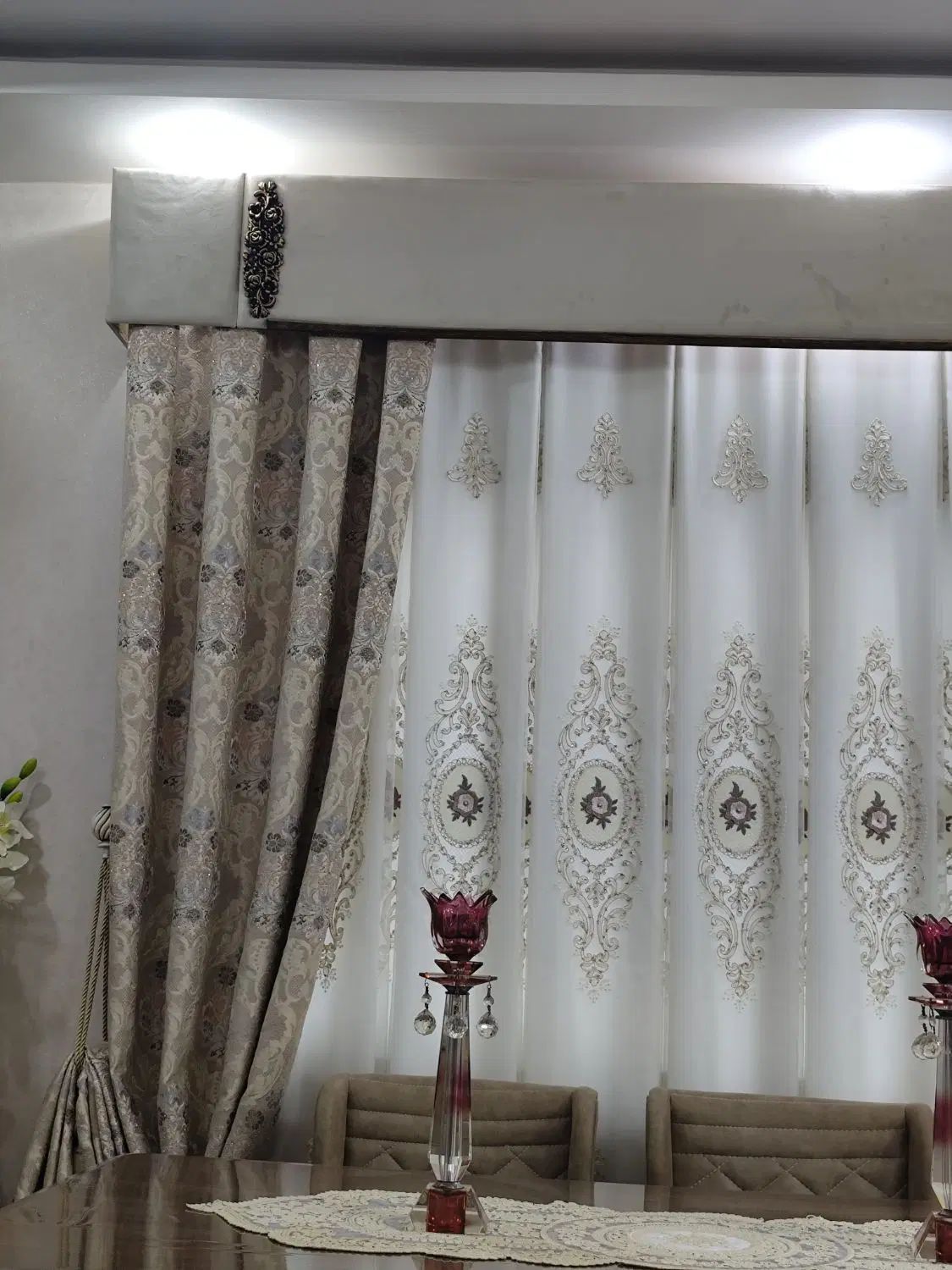 پرده سلطنتی ۷ متری و کتیبه سفید کرم در حد نو|پرده، رانر، رومیزی|رشت, فلسطین|دیوار