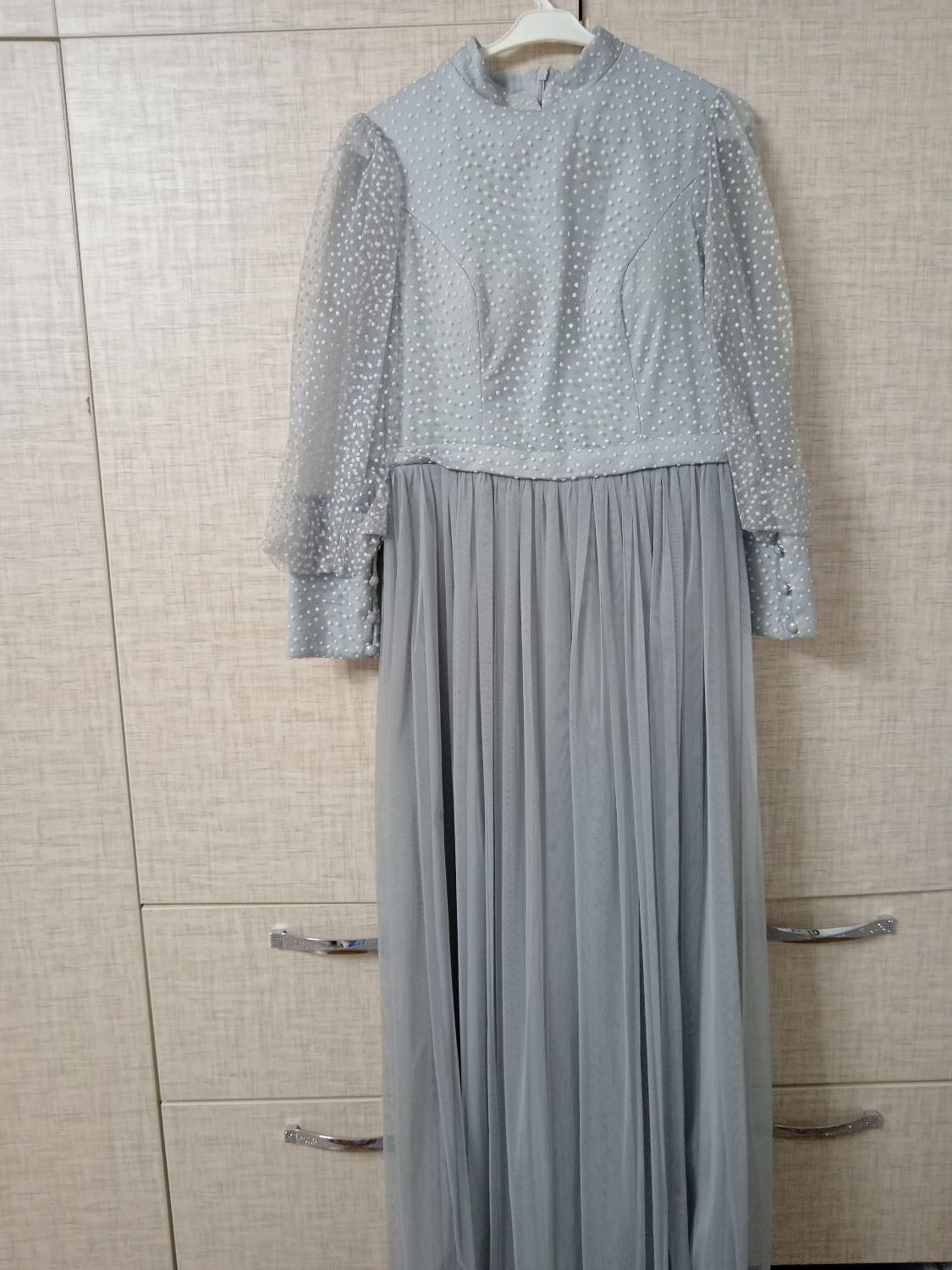 لباس مجلسی|لباس|کاشان, کارگر|دیوار