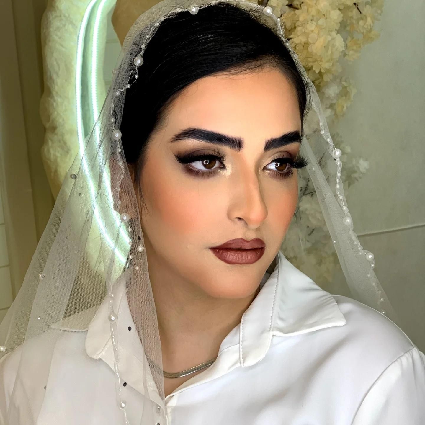 میکاپ شنیون حرفه ای|خدمات آرایشگری و زیبایی|اصفهان, خانه اصفهان|دیوار