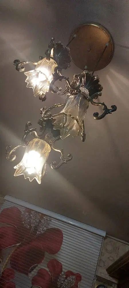 یک عددلوستر۳شاخه ای|لوستر و چراغ آویز|مشهد, هفت تیر (آب و برق)|دیوار