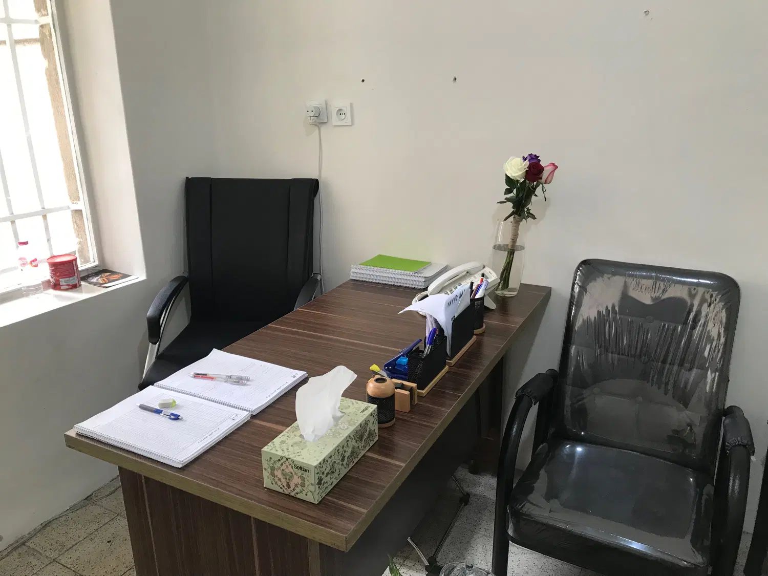 استخدام منشی خانم خوش صدا و مسئولیت پذیر|استخدام اداری و مدیریت|تهران, فدک|دیوار