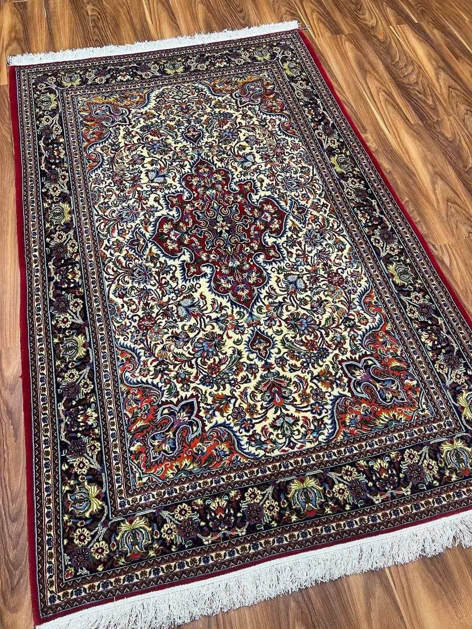 یک تخته قالیچه سه متری کرک قم ریز بافت|فرش|تهران, بازار|دیوار