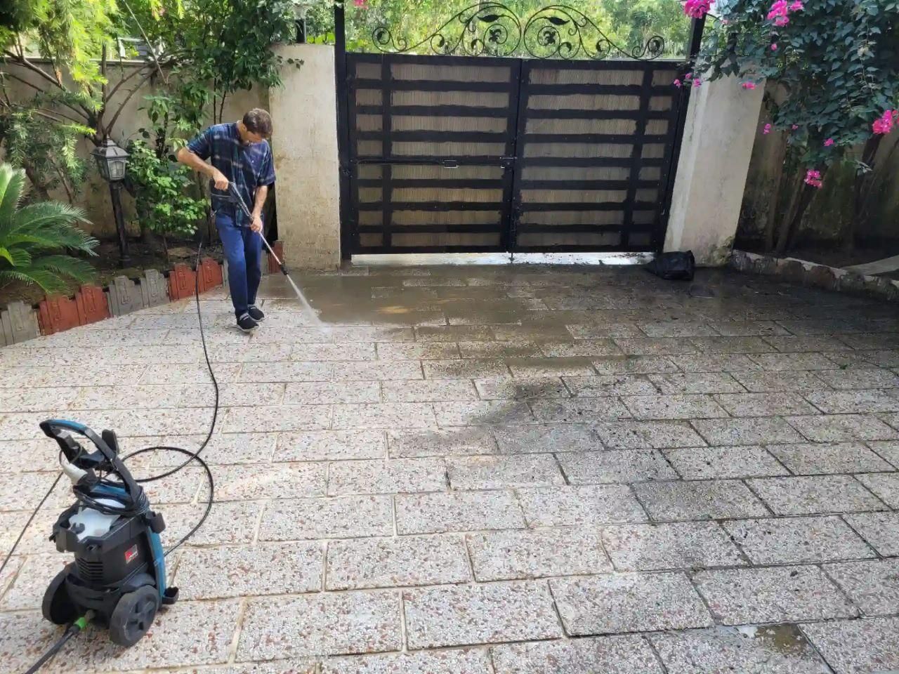 شستشوی محوط تک و نظافت ساختمان|خدمات نظافت|نوشهر, |دیوار