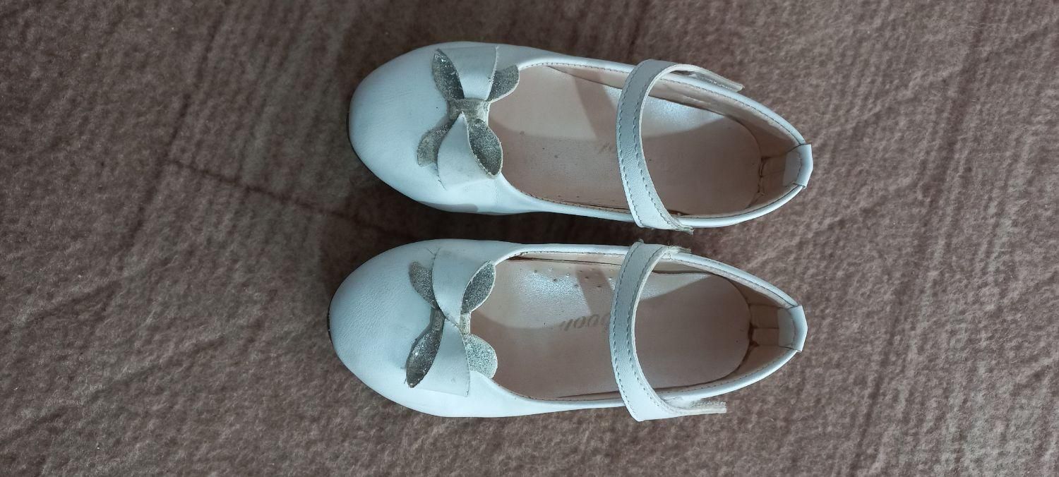 دو عدد کفش دخترانه|کفش و لباس بچه|رشت, بوسار|دیوار