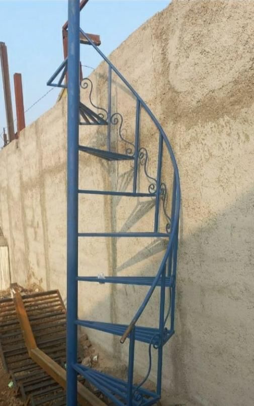 راه پله صاف و پله گرد ستونی با نرده|مصالح و تجهیزات ساختمان|کاشان, ملاصدرا|دیوار