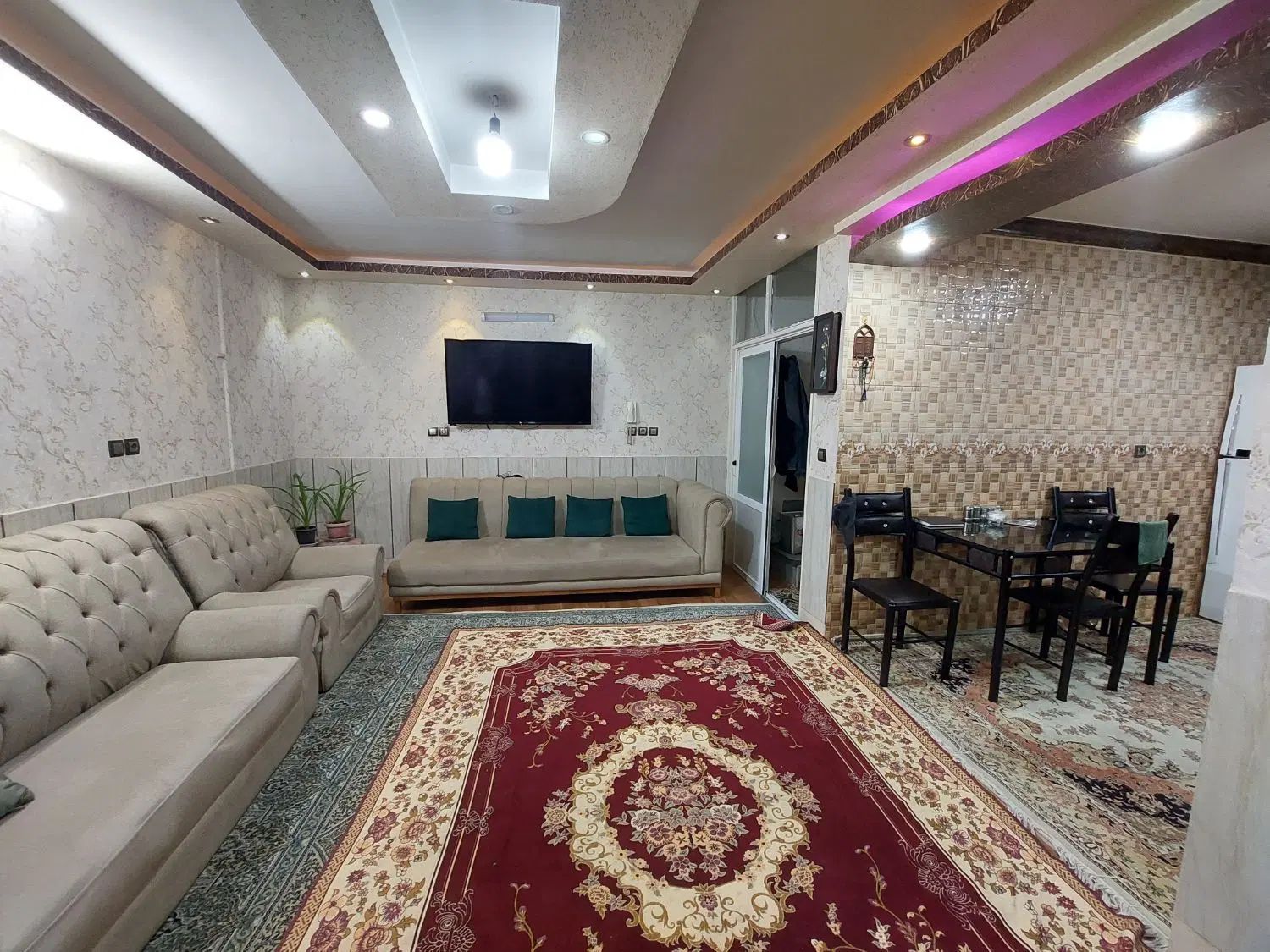 (( ۷۰ متر دو طبقه بازسازی شده بر کوچه اصلی ))|فروش خانه و ویلا|اصفهان, لاله|دیوار