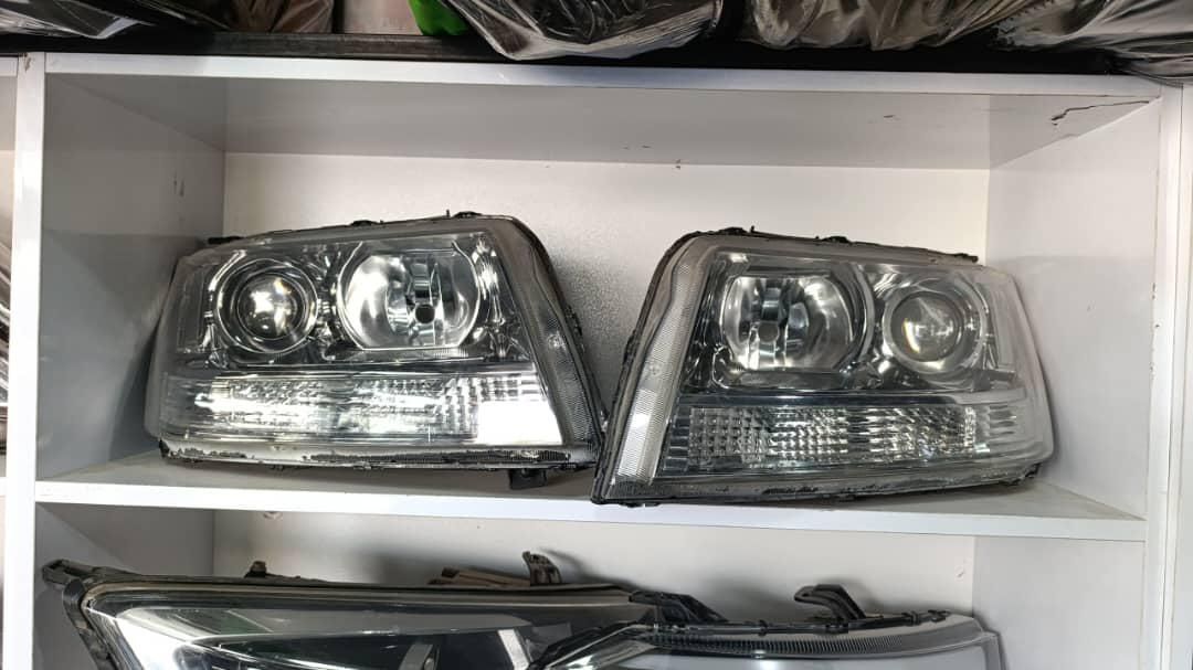 چراغ استوک اوپتیما بی‌ام‌و e60. دیگنیتی سراتو|قطعات یدکی و لوازم جانبی|فردیس, سرحد آباد|دیوار