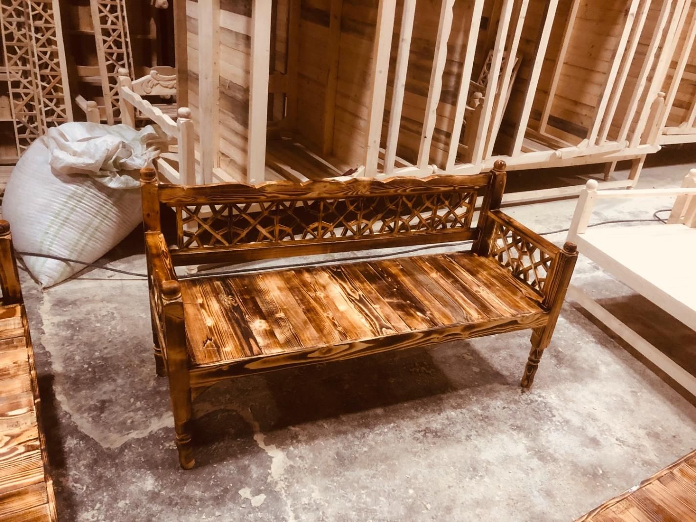 تولید تخت و مبلمان سنتی چو بی|مبلمان خانگی و میز عسلی|آمل, |دیوار