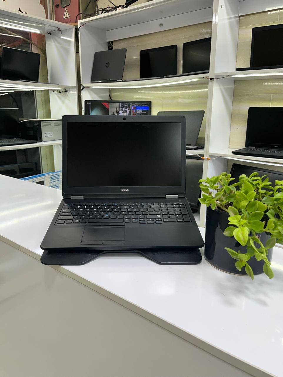 لپ تاپ dell i7 گرافیک مجزا (رادگستر ایستگاه ۴)|رایانه همراه|آبادان, |دیوار