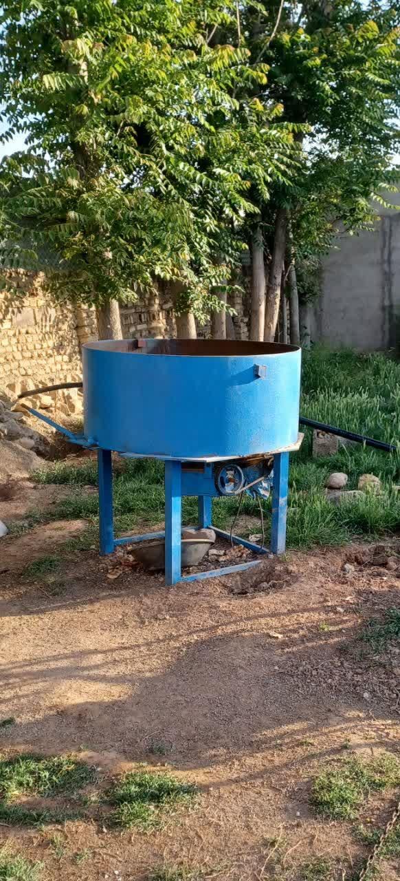 دستگاه بلوک زن برقی ۵ تایی ومیکسر برقی با ورق ده|ماشین‌آلات صنعتی|کرج, عظیمیه|دیوار
