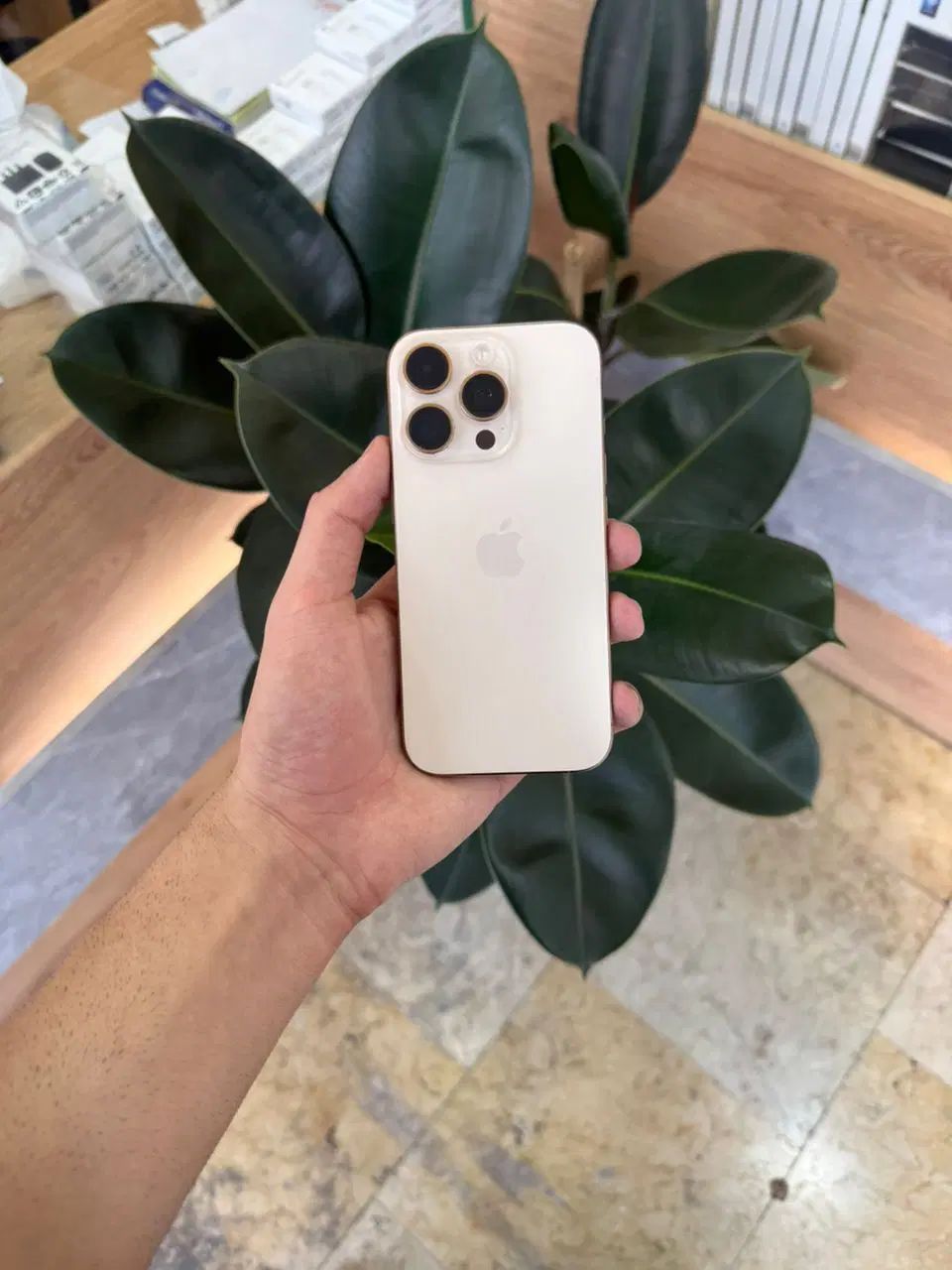 ایفون ۱۶پرو در حد اکبندرنگ دیزرتiphone16prodessert|موبایل|تهران, ظفر|دیوار