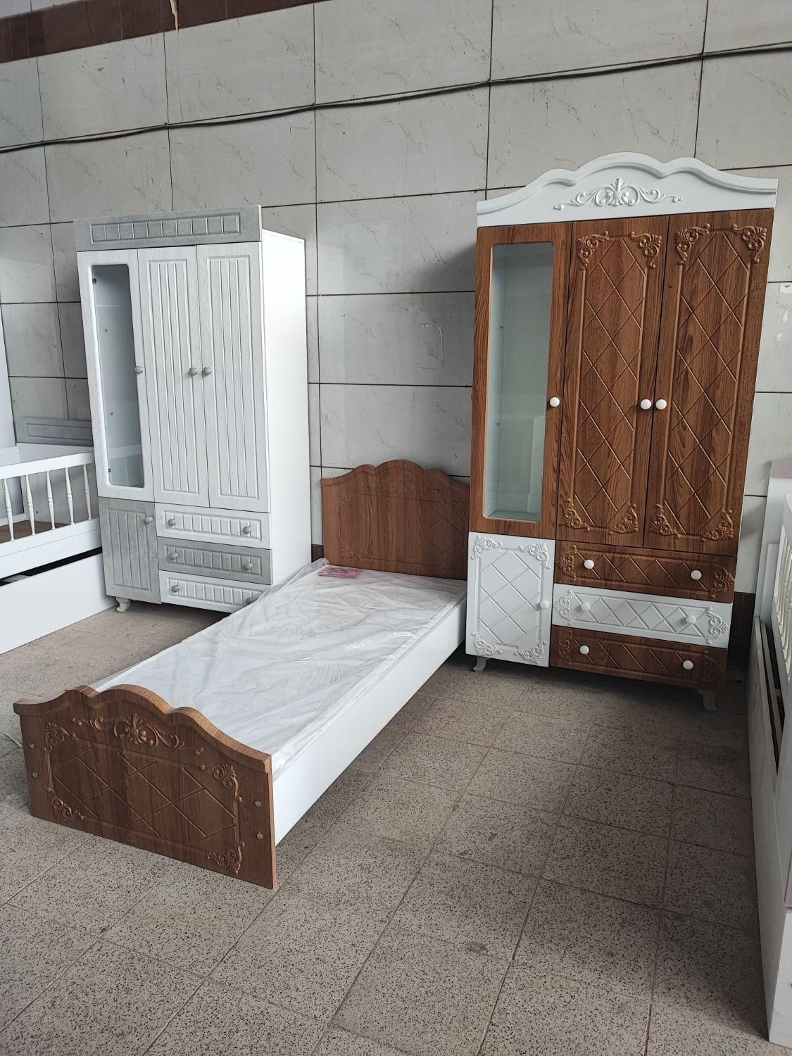 سرویس خواب سیسمونی کودک کمد سه درب تخت نوجوان|تخت و صندلی بچه|مشهد, توس (بلوار توس)|دیوار