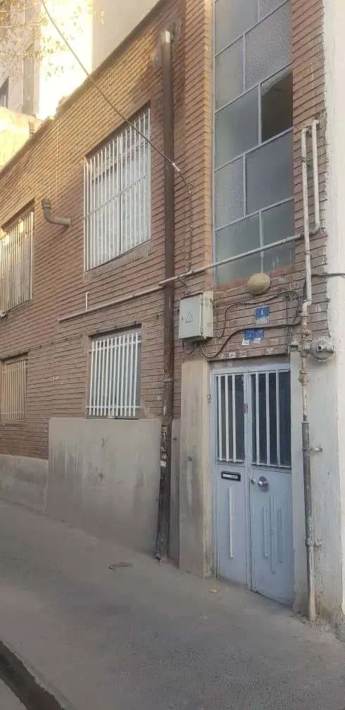 خانه کلنگی مساعد برای تجمیع با همسایه|فروش زمین و ملک کلنگی|تهران, هلال احمر|دیوار
