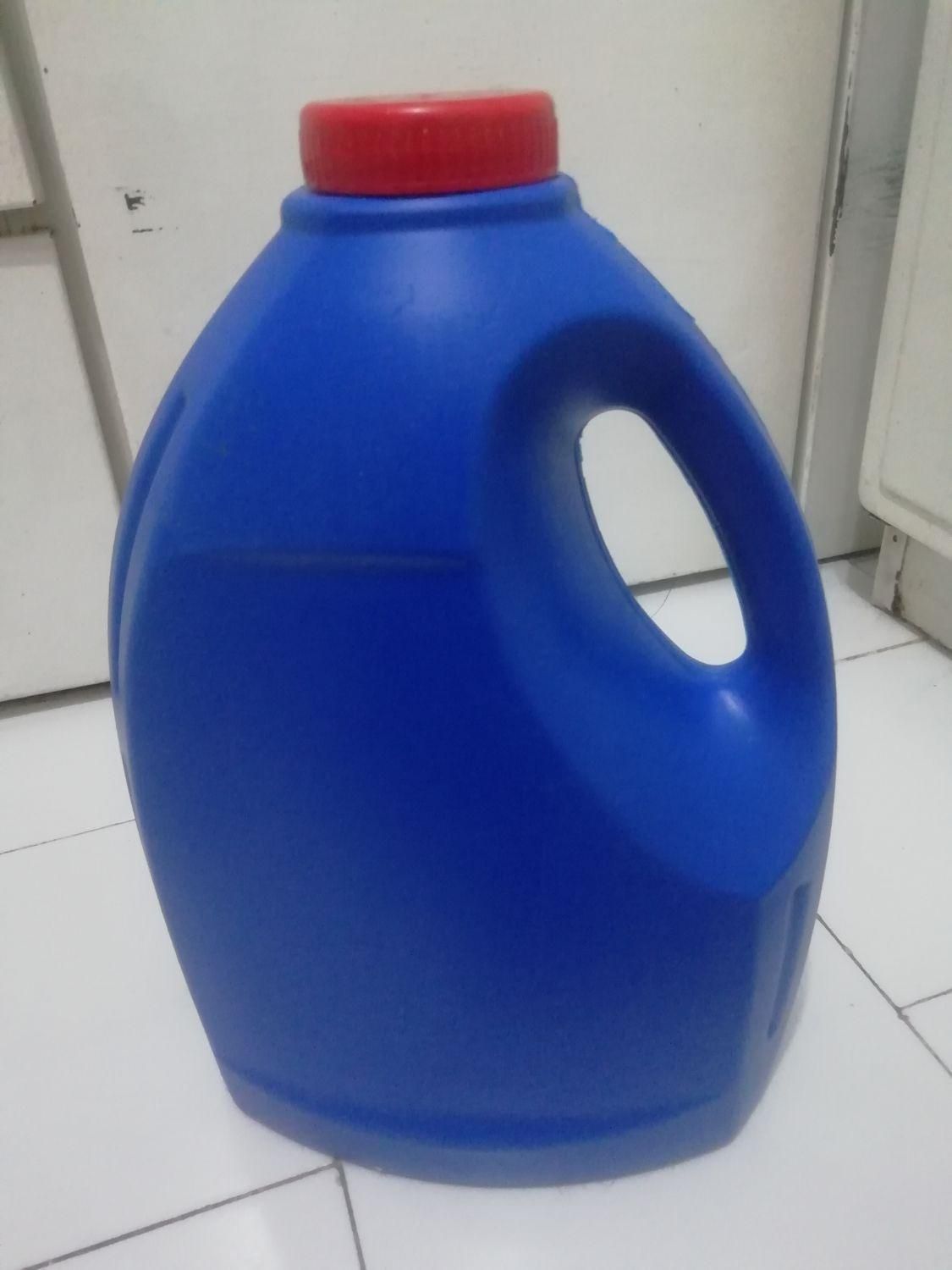 بطری ها برای نگهدارننده اب|ظروف نگهدارنده، پلاستیکی، یکبارمصرف|تبریز, |دیوار