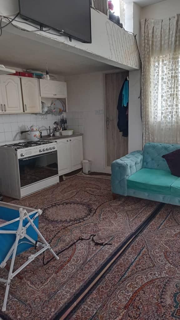 خانه دربستی سه طبقه|اجارهٔ خانه و ویلا|تهران, جی|دیوار