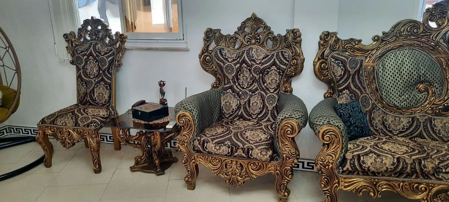 دو دست مبلمان سلطنتی 9و7 نفره همراه میزعسلی|مبلمان خانگی و میز عسلی|ماسال, |دیوار