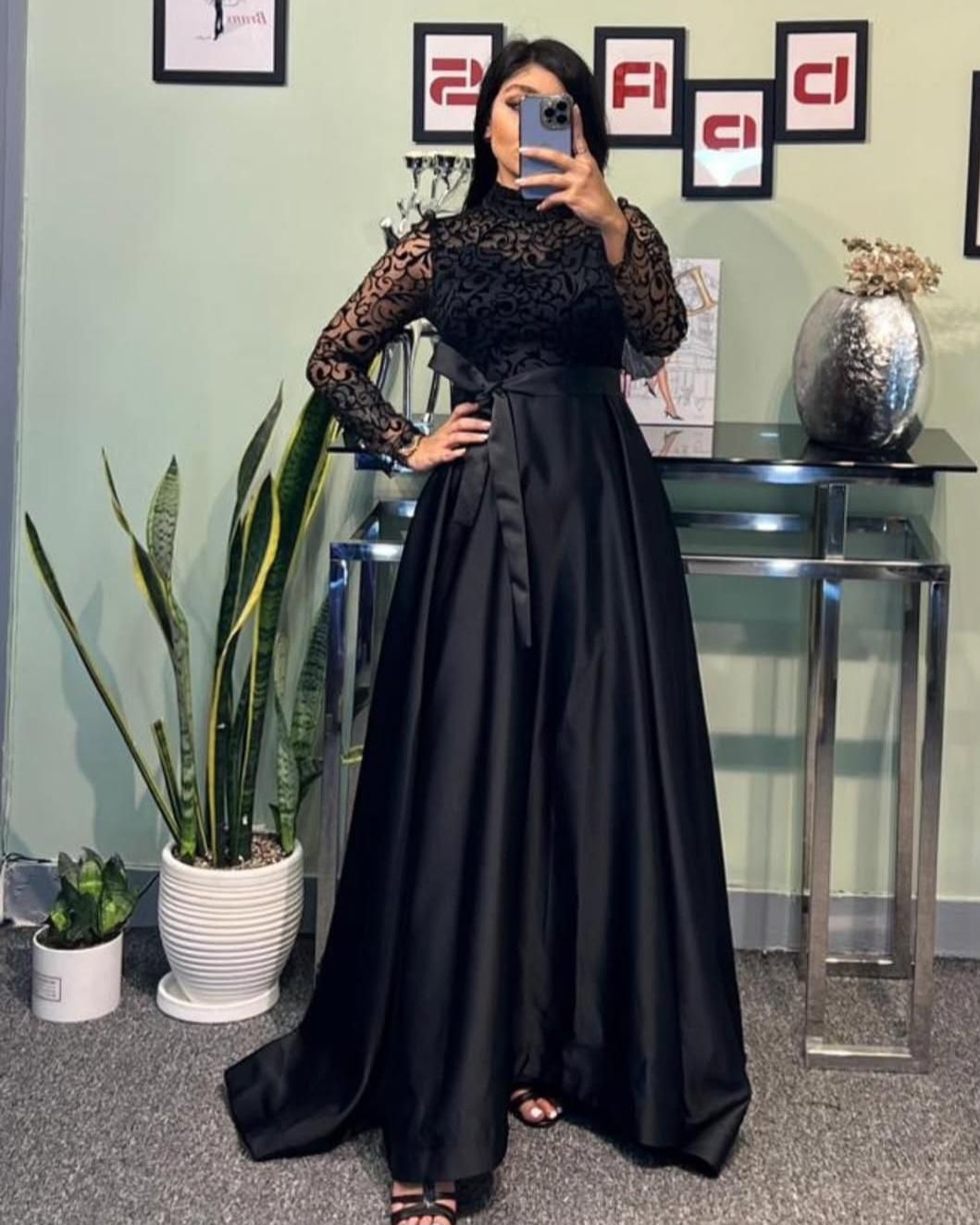 لباس مجلسی|لباس|محلات, |دیوار