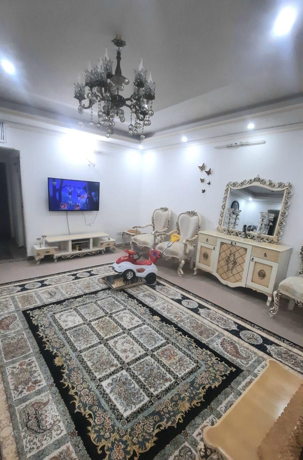 ۹۴ متر/ ۲واحدی/ تمیز و پرنور/خوش نقشه/شیک و زیبا|فروش آپارتمان|قم, سراجه (۱۵ خرداد)|دیوار
